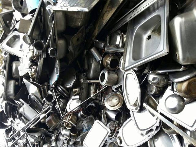 Stainless steel sinks and sheet scrap.